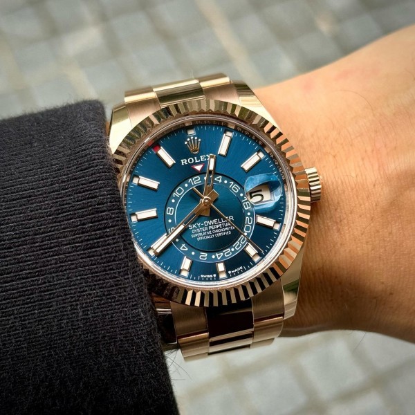 Trendy Rolex Watch For Men (APS24)