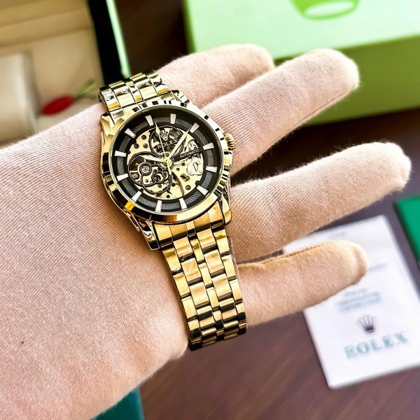 Classy Rolex Auto Gold-TT Black Watch (APS96)