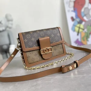 Louis Vuitton Dauphine Very Premium Shoulder Bag (With Double Box)