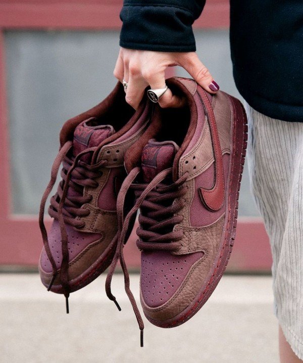 Nike SB Dunk Low City Of Love