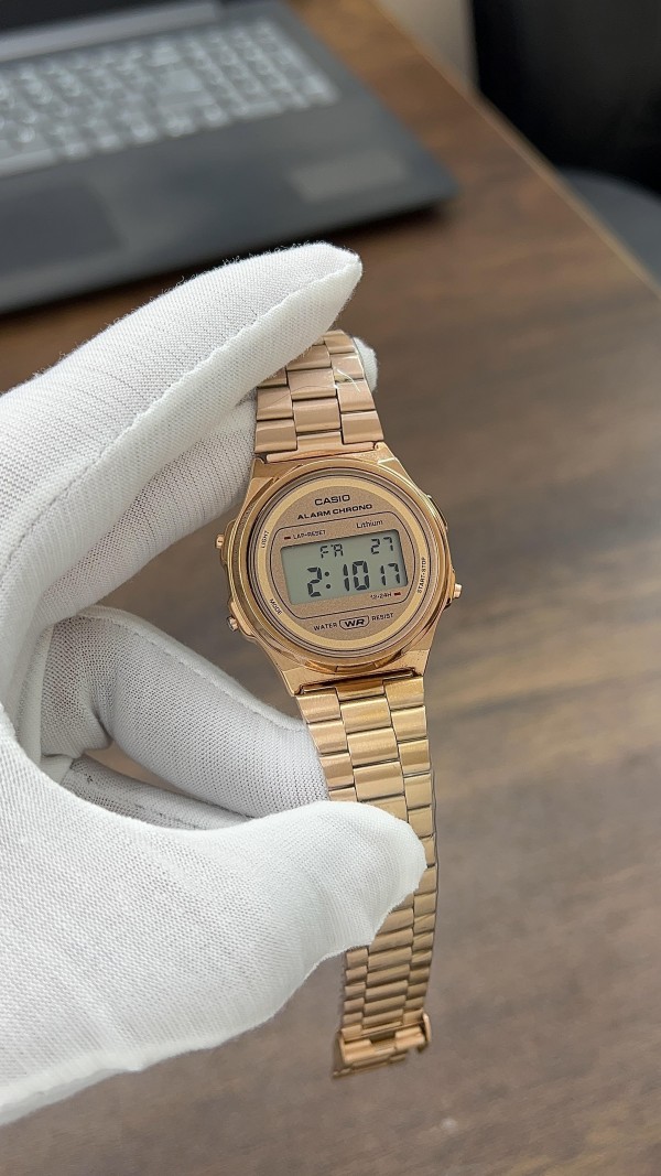 Round Casio Vintage Watch for Men (Gold)