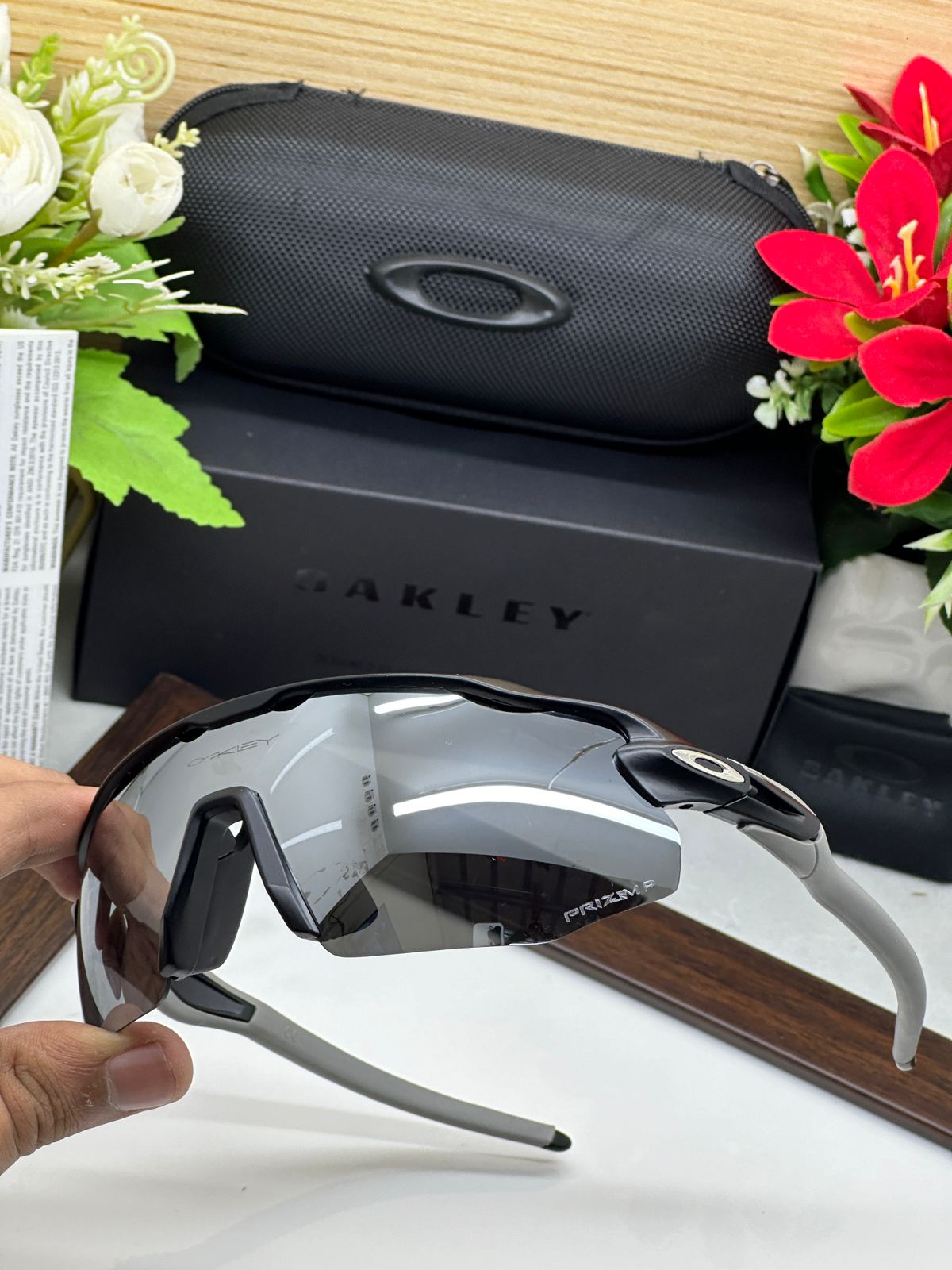 Oakley Sports Sunglasses (Grey)