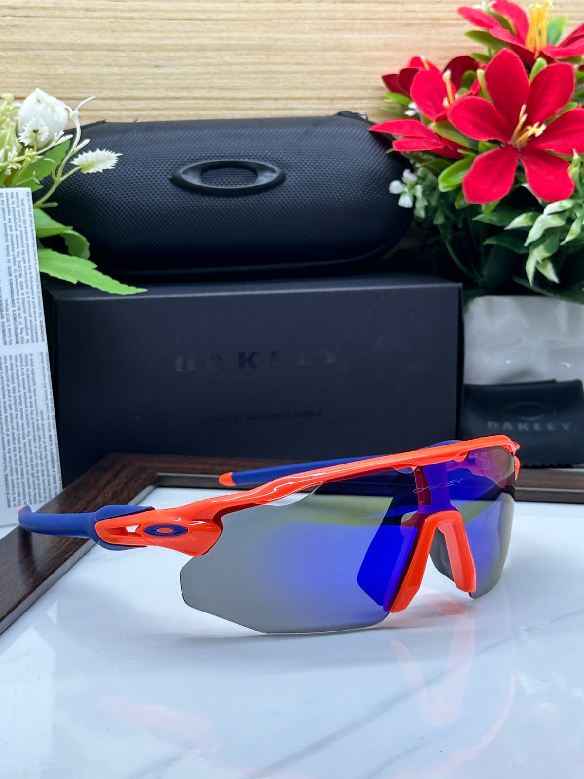 Oakley Sports Sunglasses For Men (Blue)