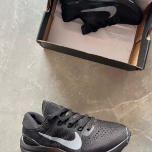 Nike Zoom Vomero 15 – (Black)