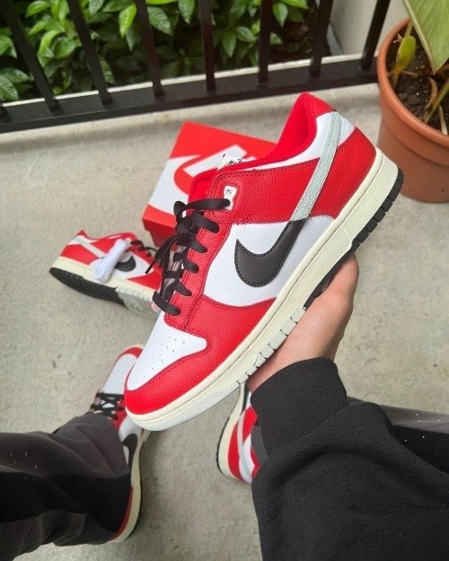 Nike SB Dunk Low Split Chicago Sneakers