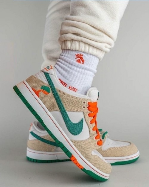 Nike SB Dunk Low JERRITOS Sneakers