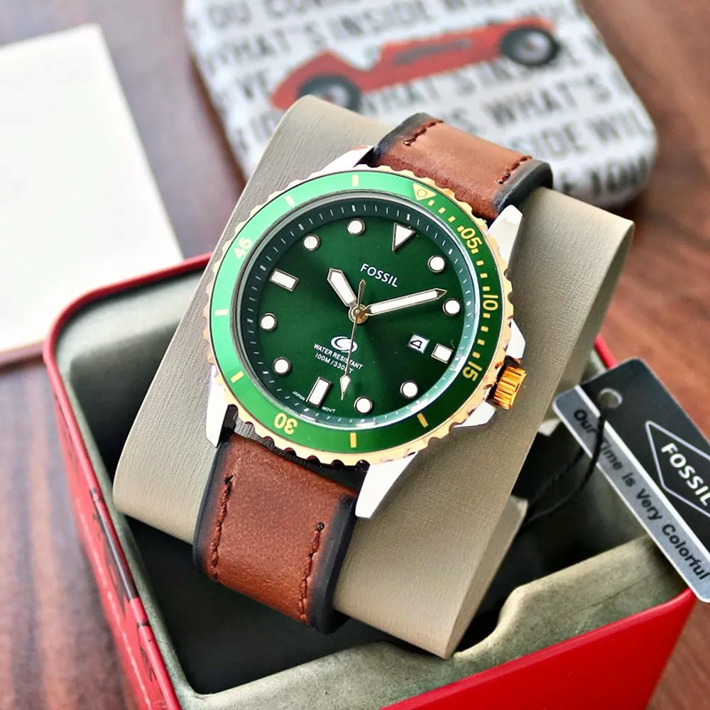 Buy Classy Fossil Watch For Men (FLF384)