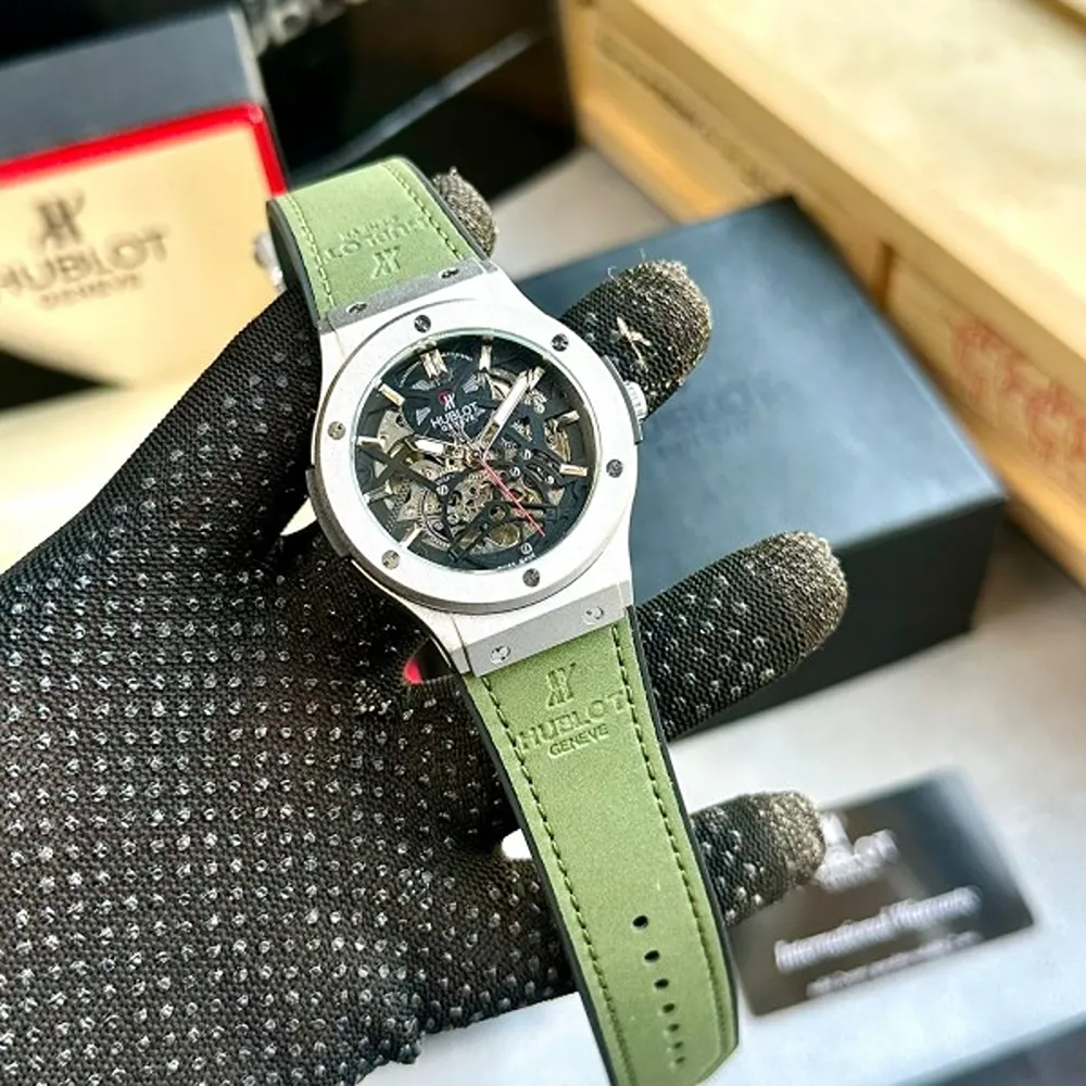 Buy Luxurious Hublot Auto Silver-Green Watch For Men (CS4612)