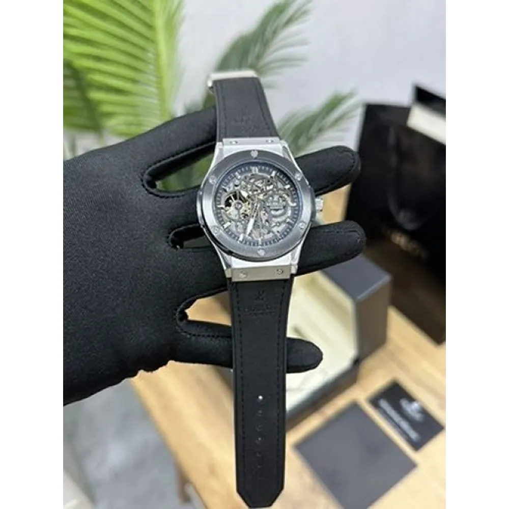 Buy Premium Hublot Watch For Men (UNS813)