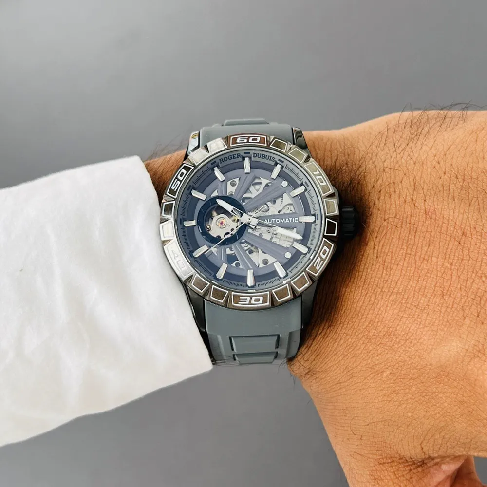 Buy Stylish Roger Dubuis Watch For Men (LAZ1446)