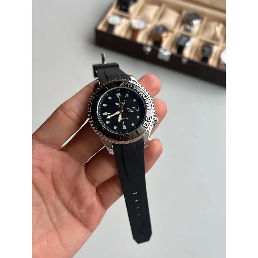 Buy Stylish Seiko Watch For Men (LUT37)