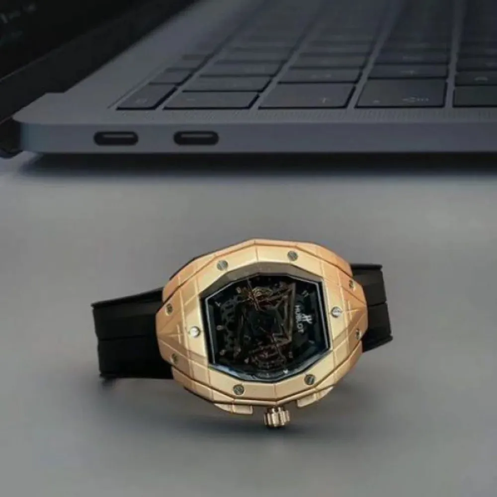 Buy Trendy Hublot Watch For Men (BRH55)
