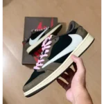 Classy Travis Scott X Air Jordan Retro 1 Low Shoes For Men (S1H51) - 7a first copy shoes | Buy Online at Best Price