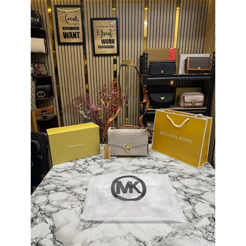 Michael Kors Handbag For Women (BOT915)