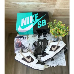 Nike SB Dunk Low Sneakers For Men (LAZ516)
