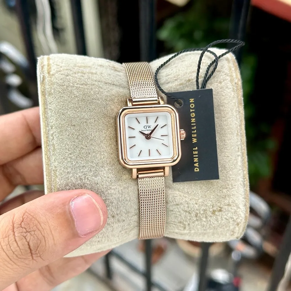 Classy Daniel Wellington Watch For Women (J2106)