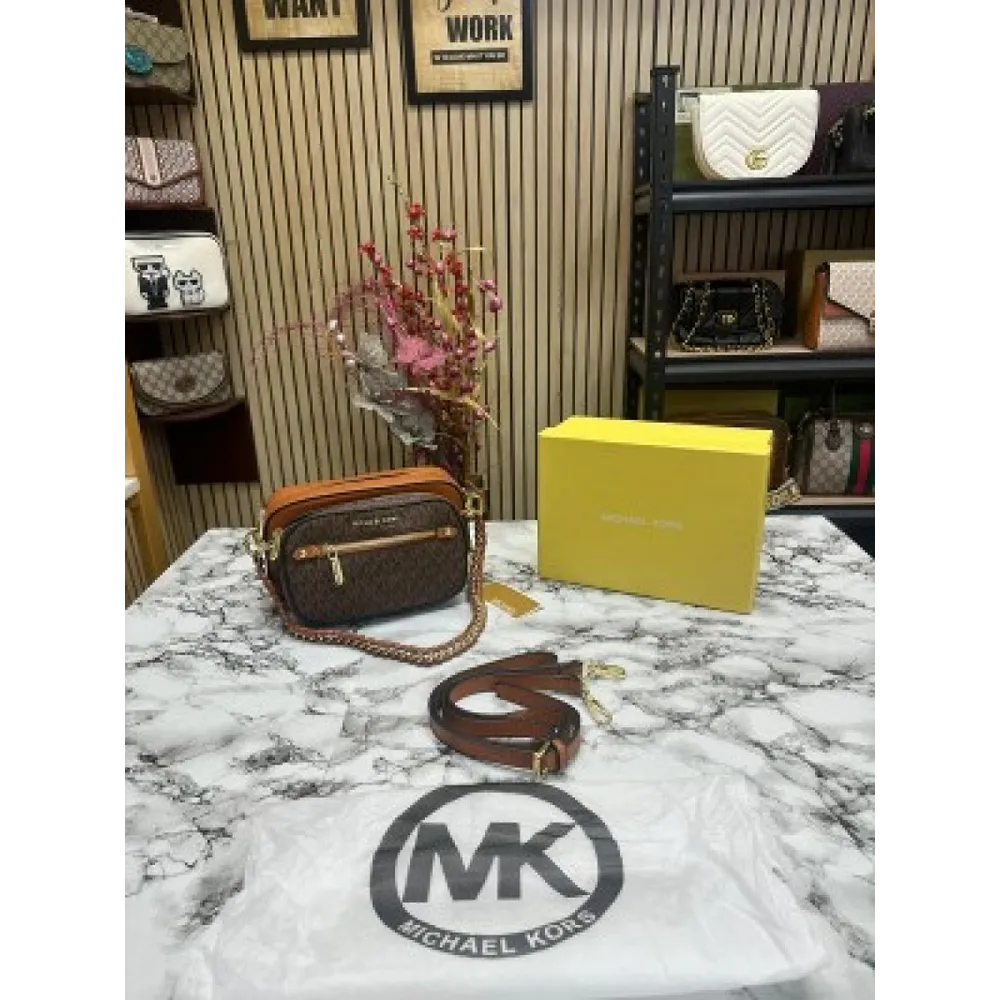 Classy Michael Kors Handbag For Women (J1571)