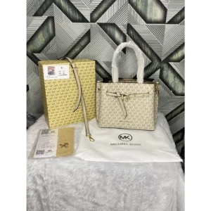 Luxurious Michael Kors Handbag For Women (CSO2199)