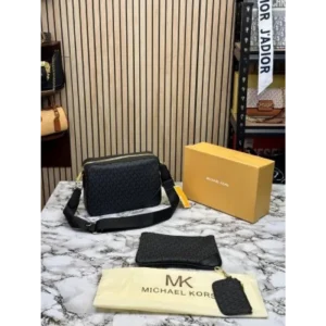 Classy Michael Kors Handbag For Women (J1572)