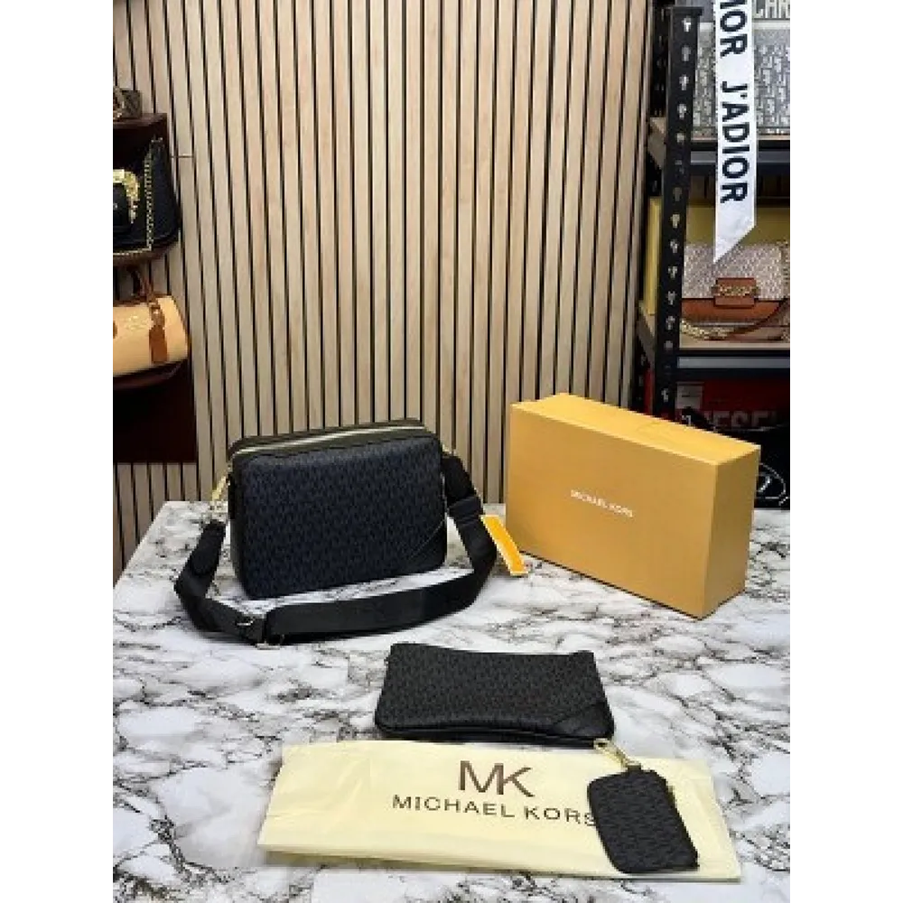 Classy Michael Kors Handbag For Women (FT2482)