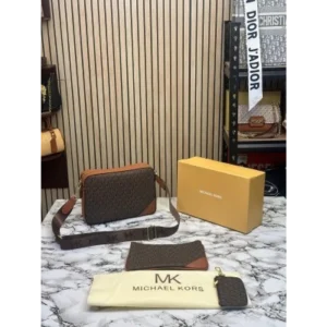 Classy Michael Kors Handbag For Women (FT2484)