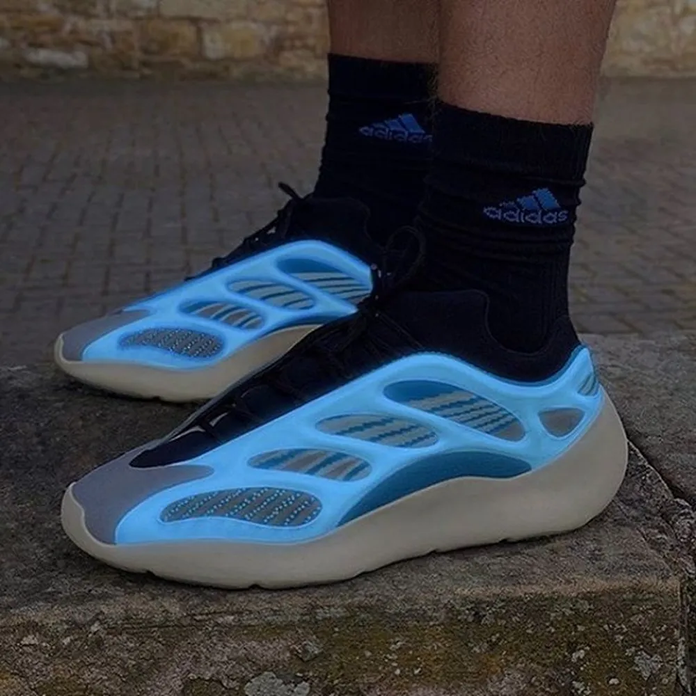 Classy Adidas Yeezy 700 V3 Arzareth Shoes For Men (SHH07801)