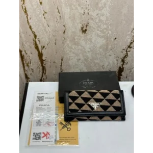 Trendy Prada Wallet For Women (J2439)