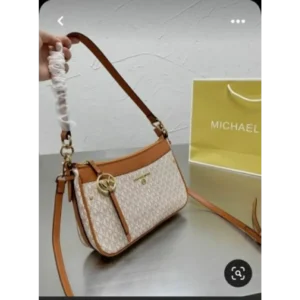Luxurious Michael Kors Handbag For Women (CSO2214)