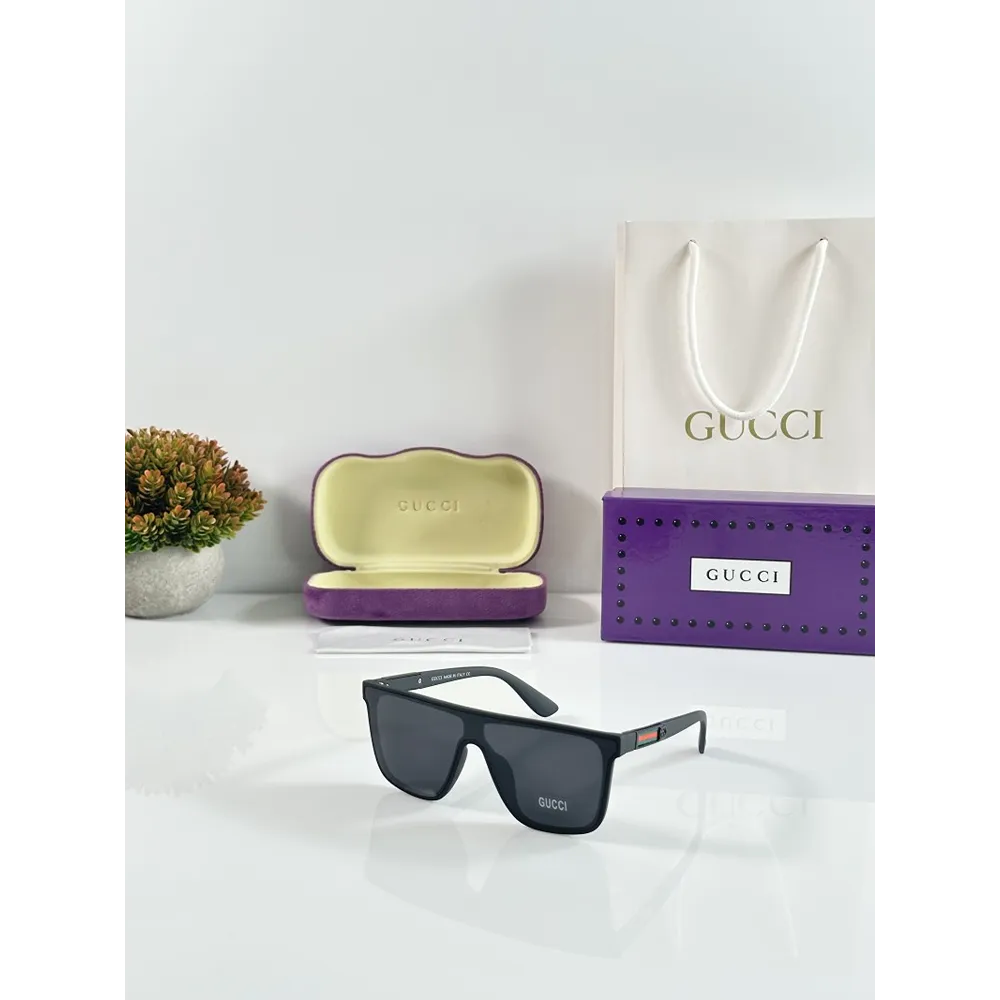 Stylish Gucci Sunglasses With Og Box (CSO5043)