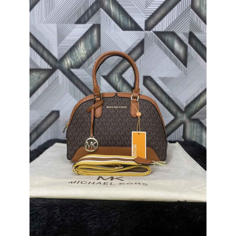 Classy Michael Kors Handbag For Women (J1591)