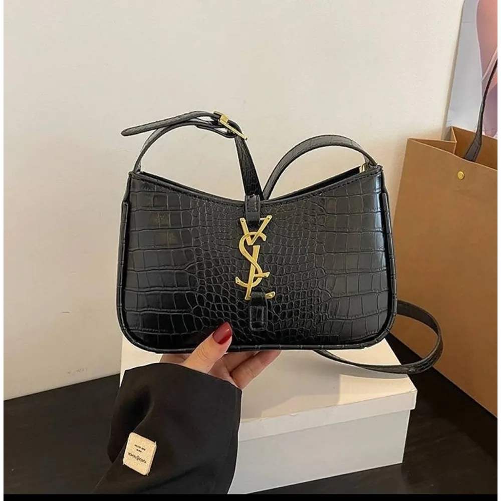 Classy YSL Handbag For Women (J1594)