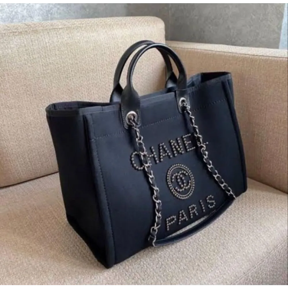 Luxurious Chanel Handbag For Women (CSO2232)