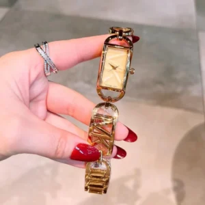Trendy Michael Kors Watch For Women (SOS578)