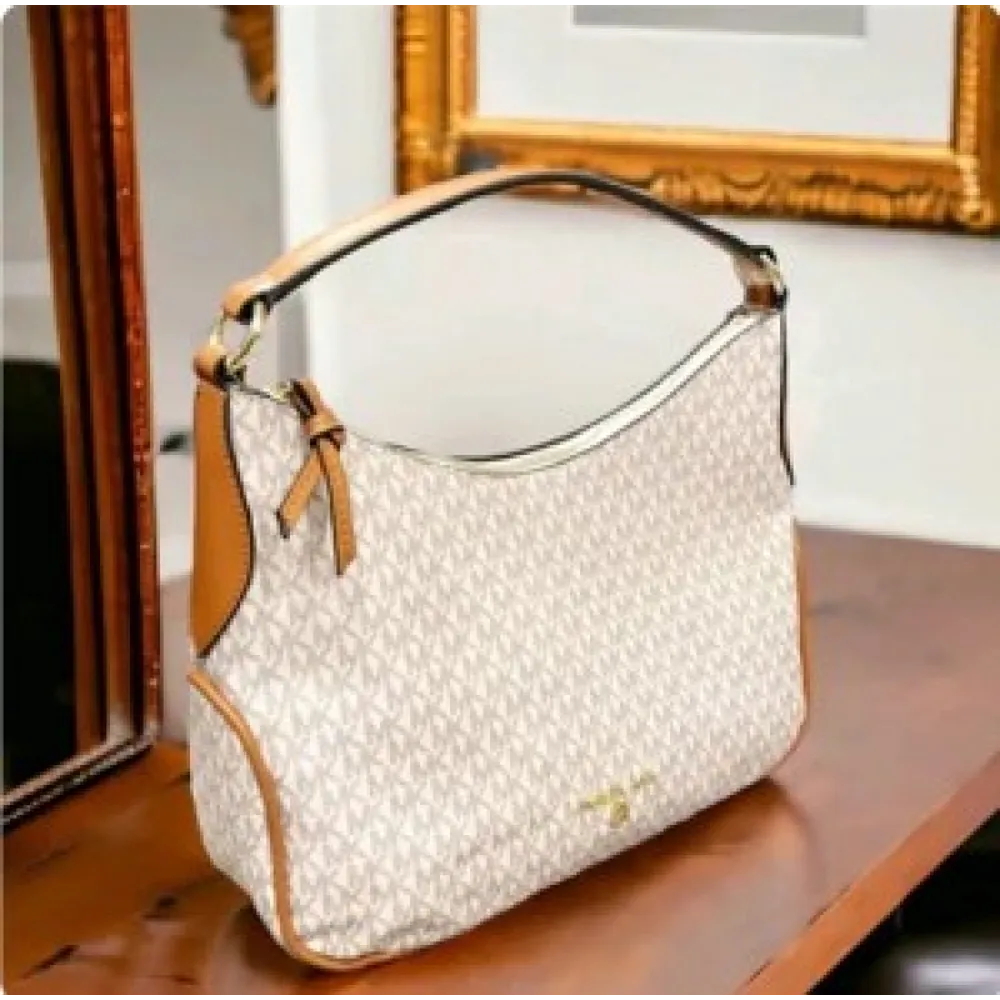 Classy Michael Kors Handbag For Women (J1822)