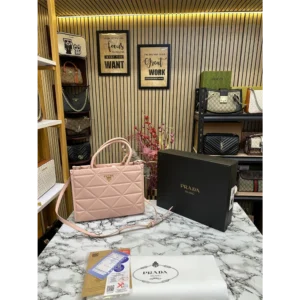 Luxurious Prada Handbag For Women (CSO2336)