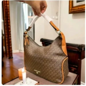 Classy Michael Kors Handbag For Women (J1823)