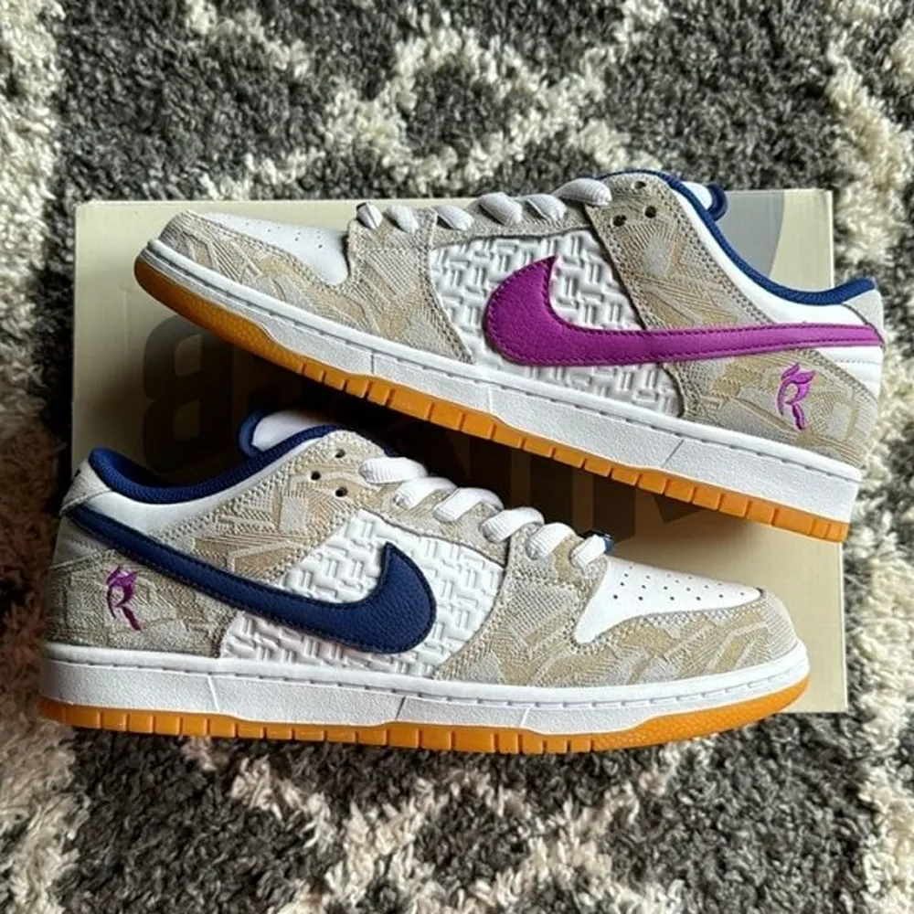 Classy Nike Sb Dunk Low Rayssa Leal Shoes For Men (SHH07899)