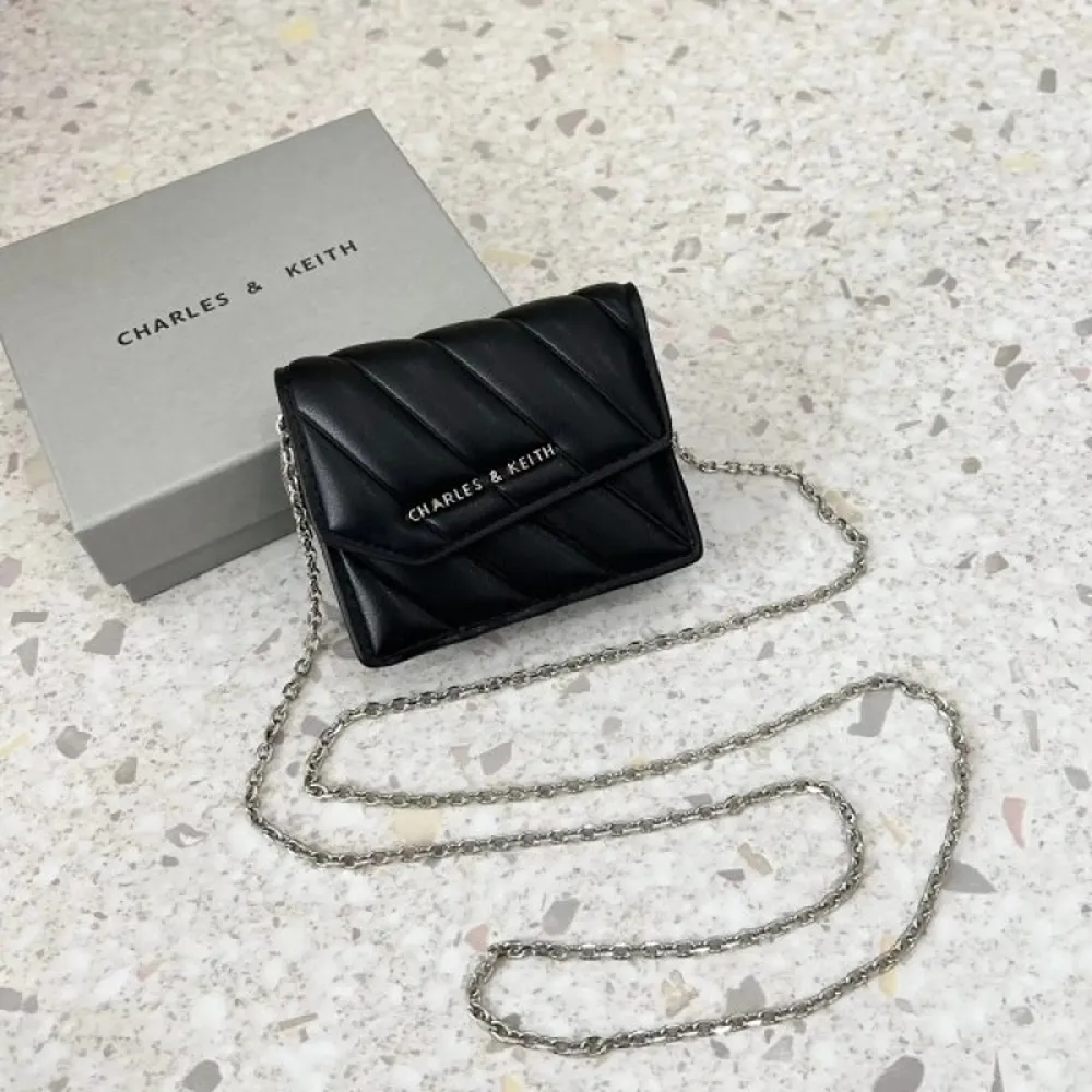 Classy Charles & Keith Handbag For Women (J1934)