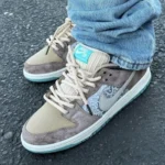 Trendy Nike Sb Dunk Low Big Money Shoes For Men (CSO4503) - 7a first copy shoes | Buy Online at Best Price