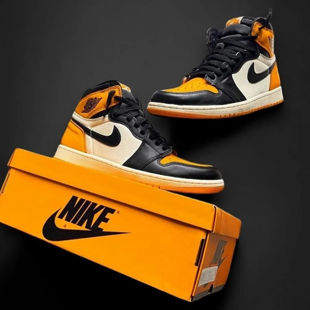 Classy Nike Air Jordan 1 Taxi Shoes For Men (SHH07742)
