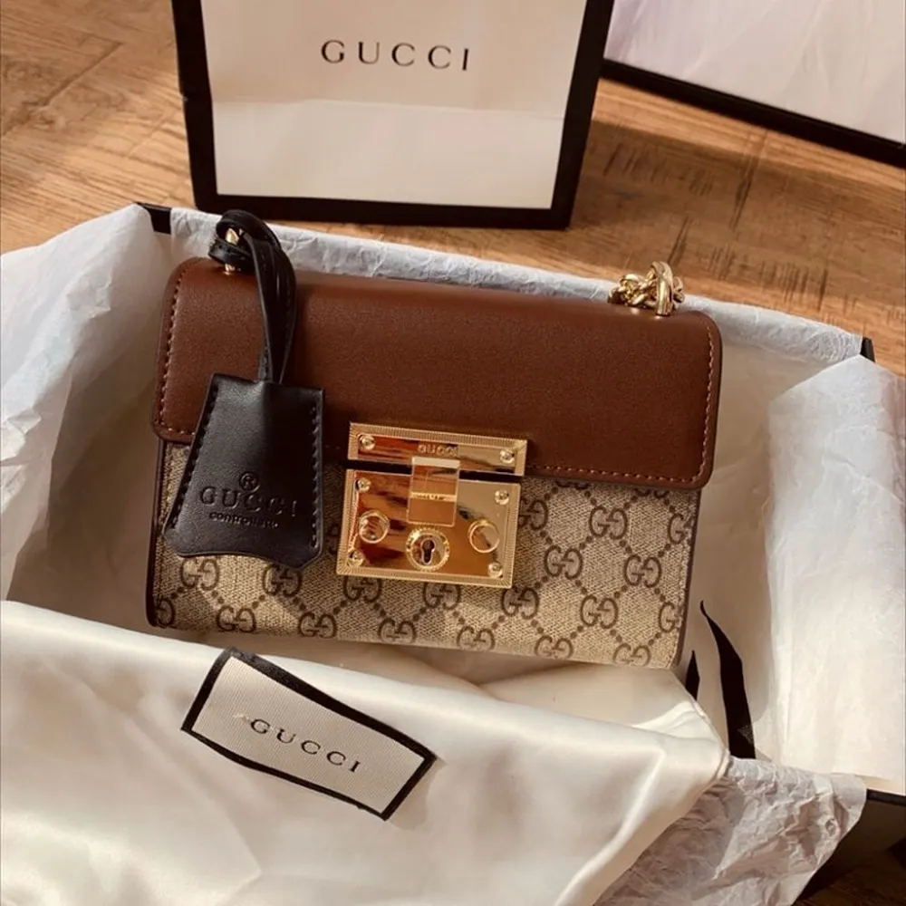 Classy Gucci Handbag For Women (J1647)