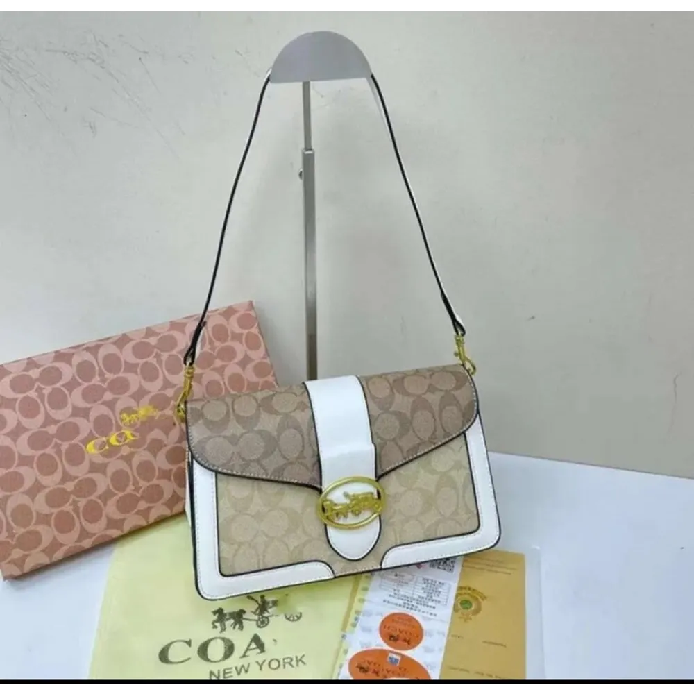Classy Coach Handbag For Women (J1650)