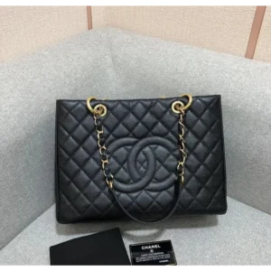 Imported Chanel Handbag (J2738)