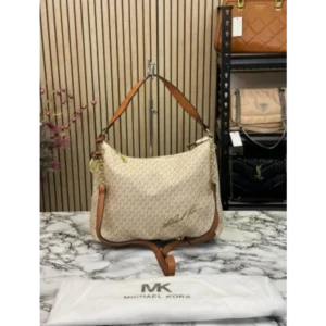 Luxurious Michael Kors Handbag For Women (CSO2359) - Accessories | Buy Online at Best Price