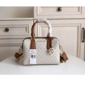 Classy Michael Kors Handbag For Women (J1689)