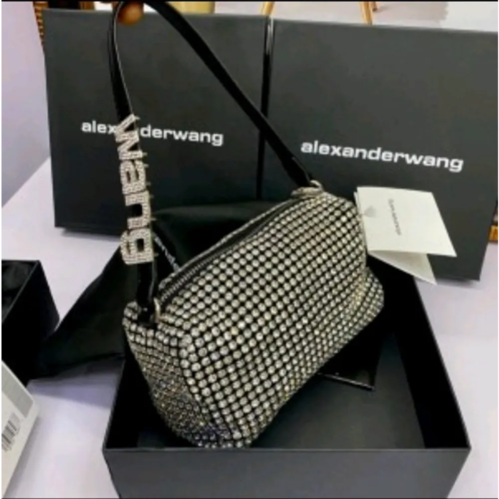 Premium Alexender Handbag For Women (FT2572)