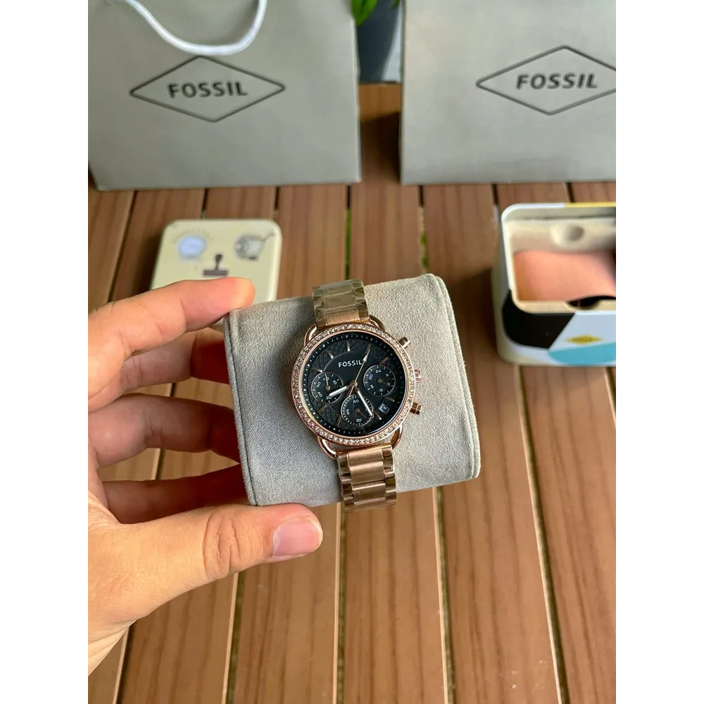 Classy Fossil Watch For Women (CT820)