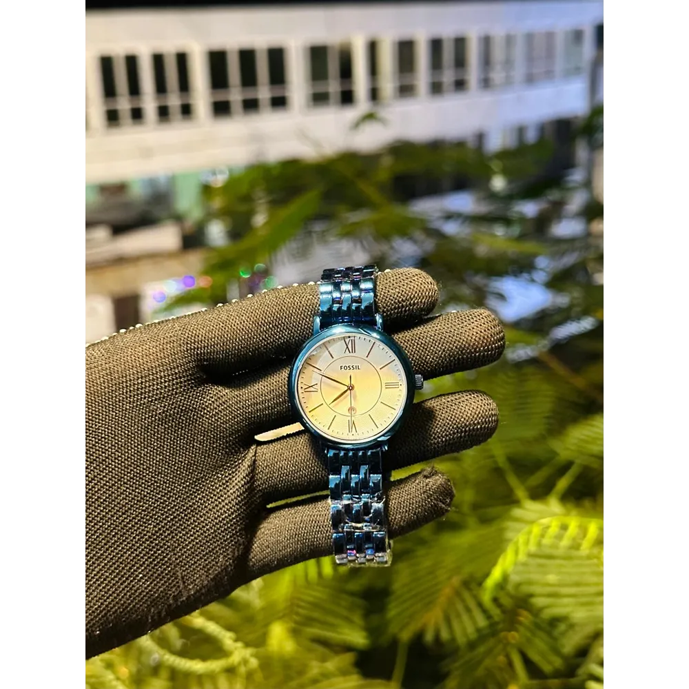Classy Fossil Watch For Women (J2220)