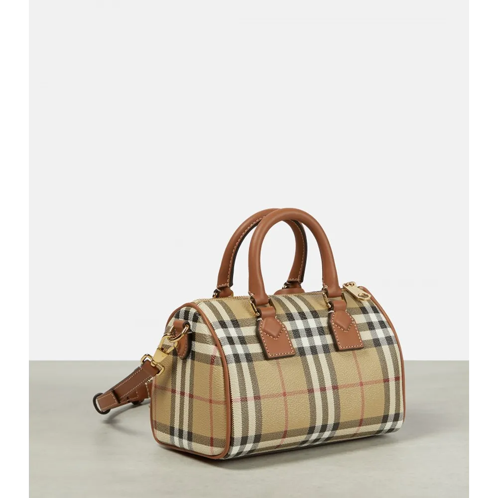 Classy Burberry Handbag For Women (J1868)
