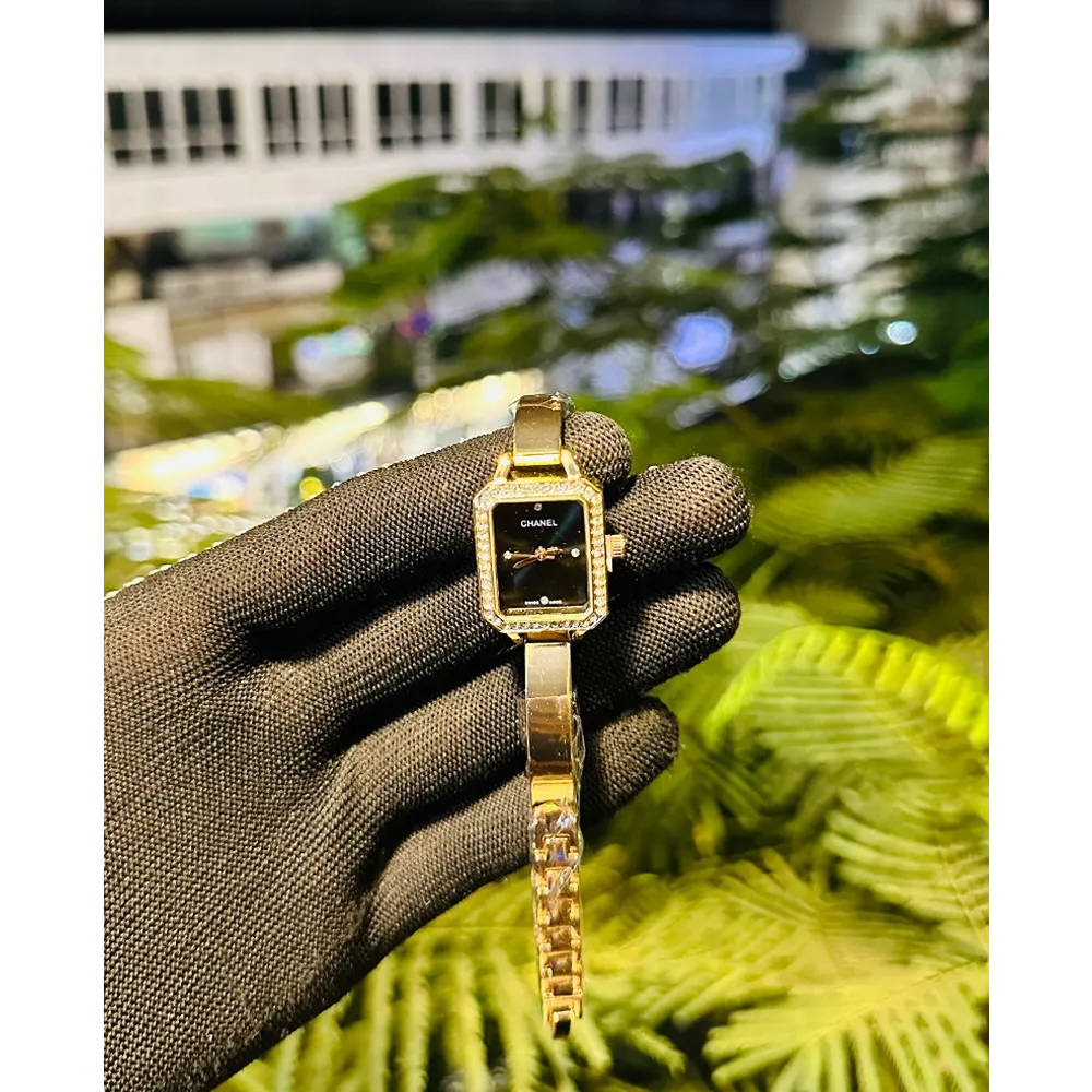 Classy Chanel Watch For Women (J2222)